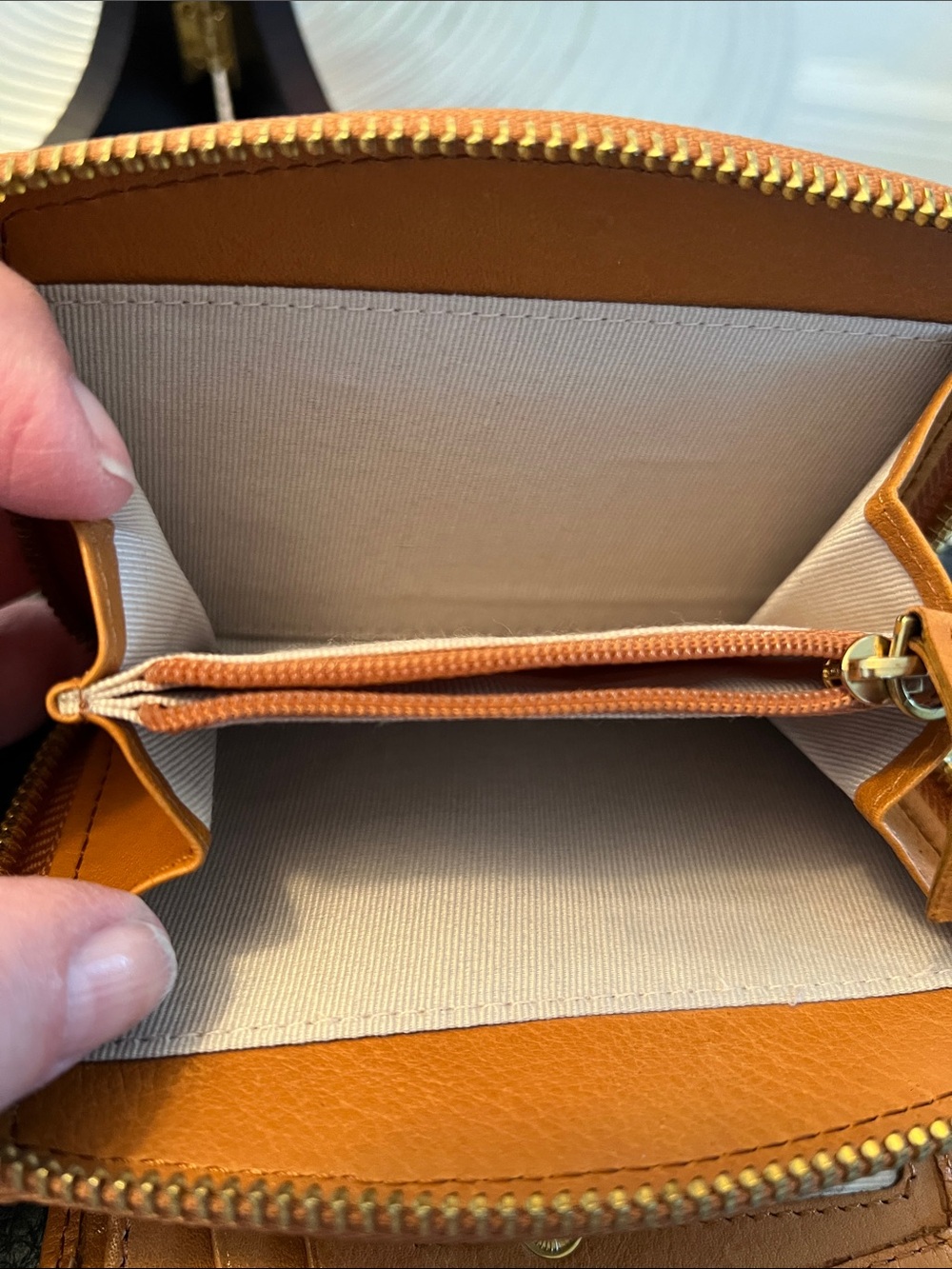 Margot NWOT Caramel Leather Zip Card Wallet - Picture 7 of 9